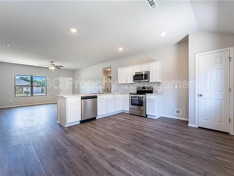 7204 SW Chestnut Hill Rd — Photo 3