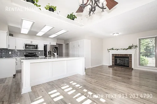 15730 W Locust St — Photo 16