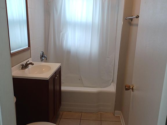 3rd image of 3039 N Elbridge Ave #2