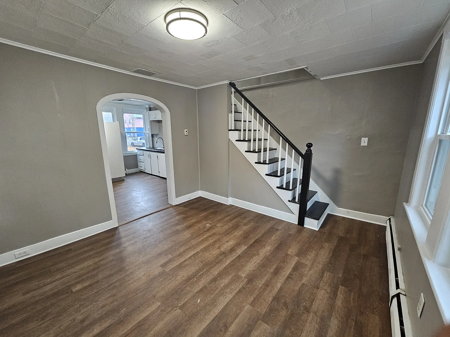 2 bed, 800 sqft, $1,400 — Photo 1