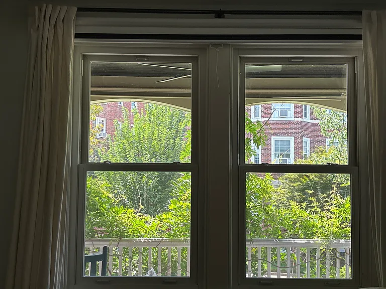 2728 Cortland Pl NW — Photo 3