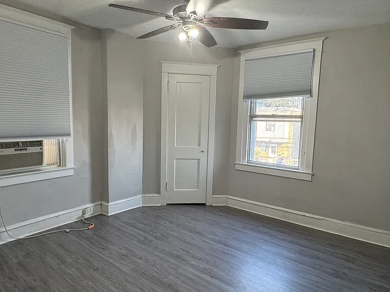 6317 Glenloch St — Photo 5