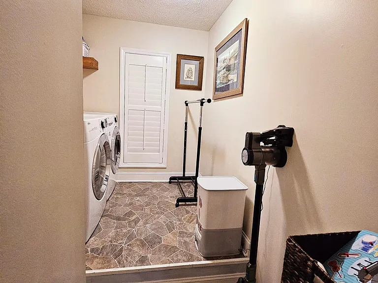 300 Croatan Woods Dr — Photo 21