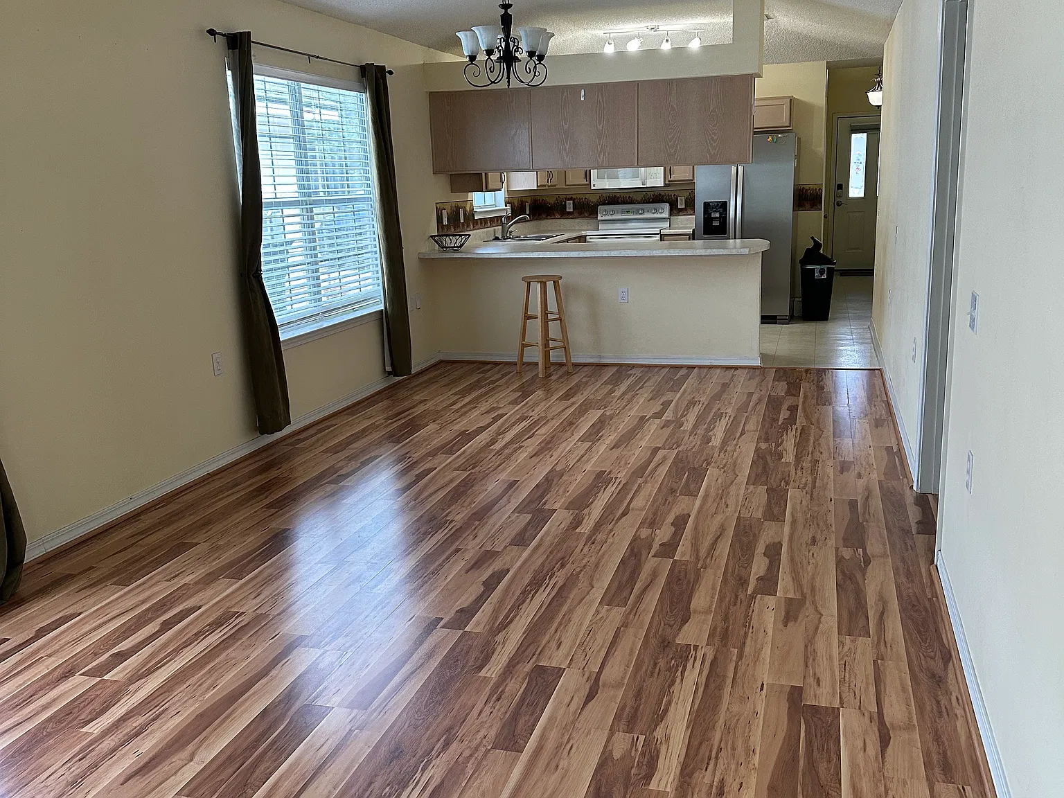 985 Tinson Cir — Photo 4