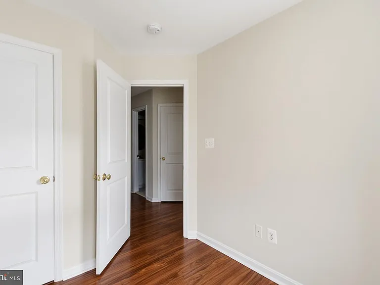 8108 Dove Cottage Ct — Photo 38