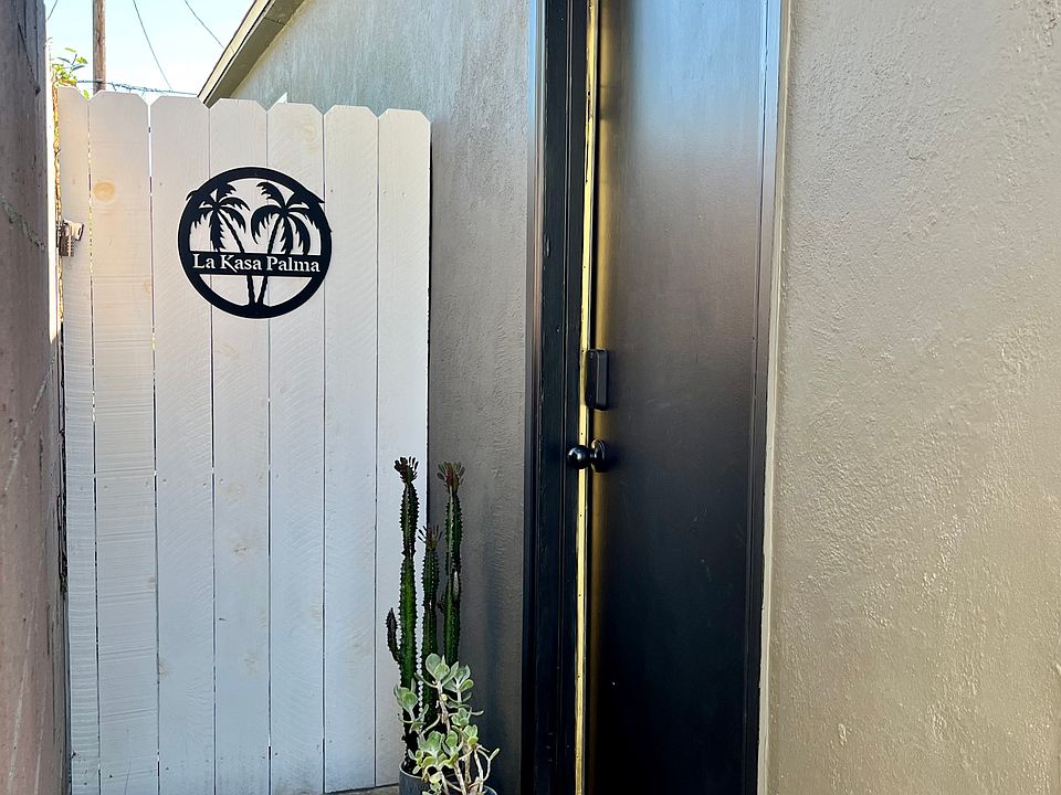 Private entry with Yale key pad