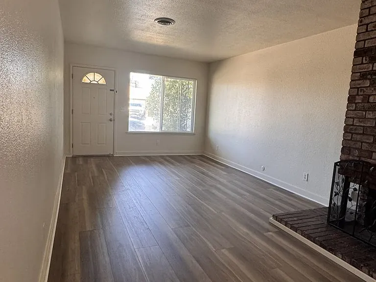 3341 Gould Way — Photo 7