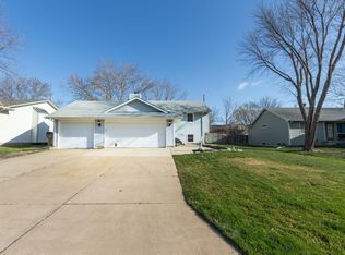 430 E Pecan Ln, Derby, KS 67037