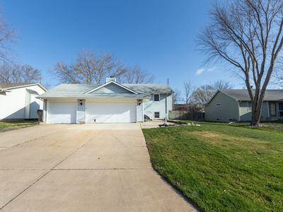 430 E Pecan Ln, Derby, KS, 67037