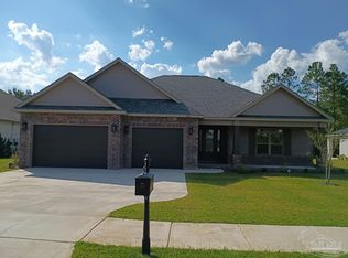 5710 Highland Lake Dr, Milton, FL 32583