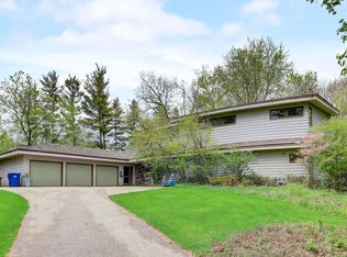 27185 W Lakeview Dr S, Lake Barrington, IL