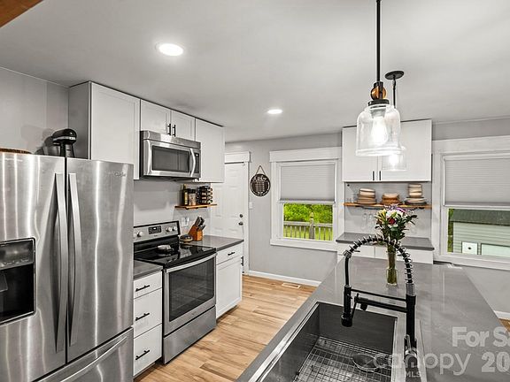 3rd image of 2097 Ala Ln