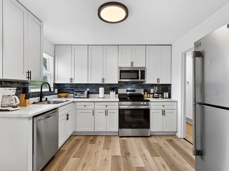 9675 La Jolla Dr — Photo 11