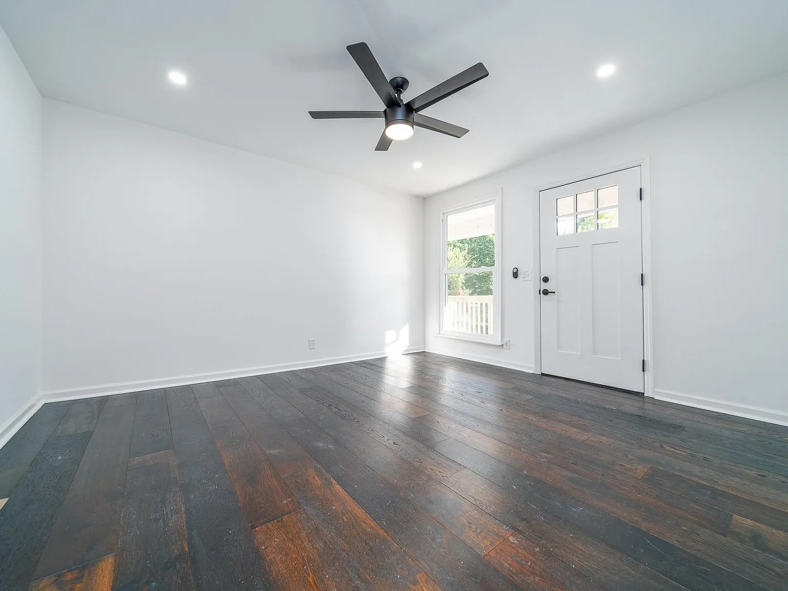 2 bed, 845 sqft, $1,695 — Photo 3