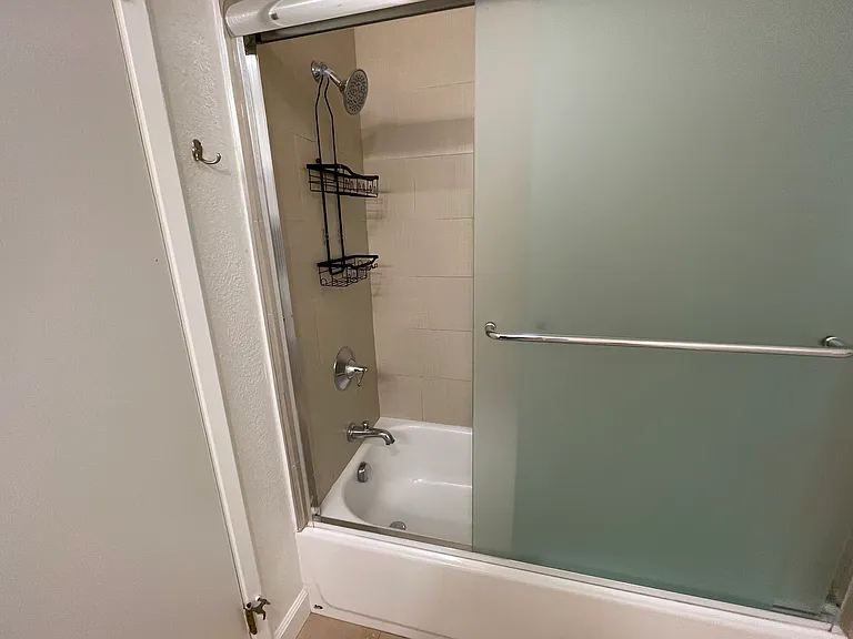 1 Laurel St #102 — Photo 10