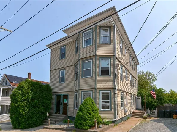 131-133 Earle St, Central Falls, RI 02863