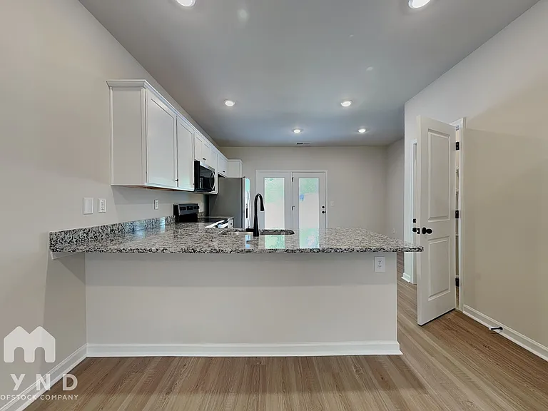 1290 Principal Featherstone Ave — Photo 4