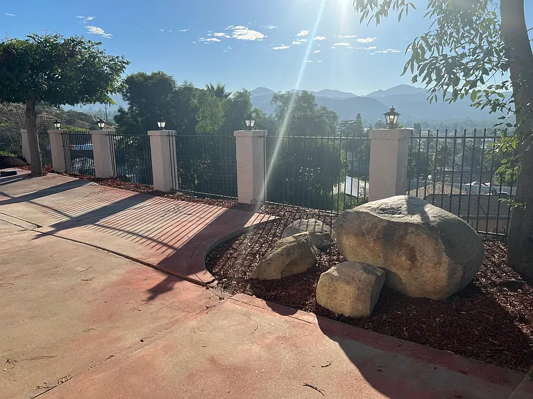 14713 Helen Park Ln — Photo 12