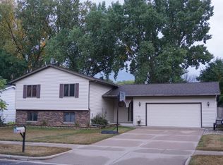 608 Troy St, Onalaska, WI 54650