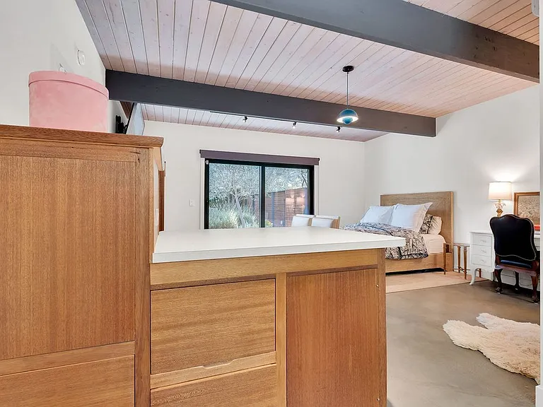 8967 Wonderland Park Ave — Photo 12