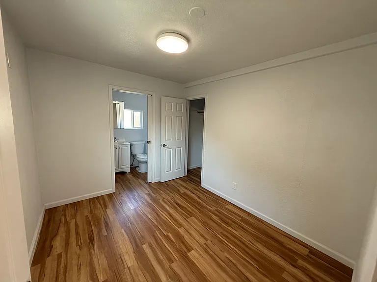 434 Hibiscus Ct #B — Photo 4