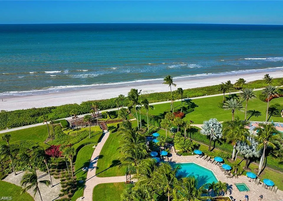 4551 Gulf Shore Blvd N #1001