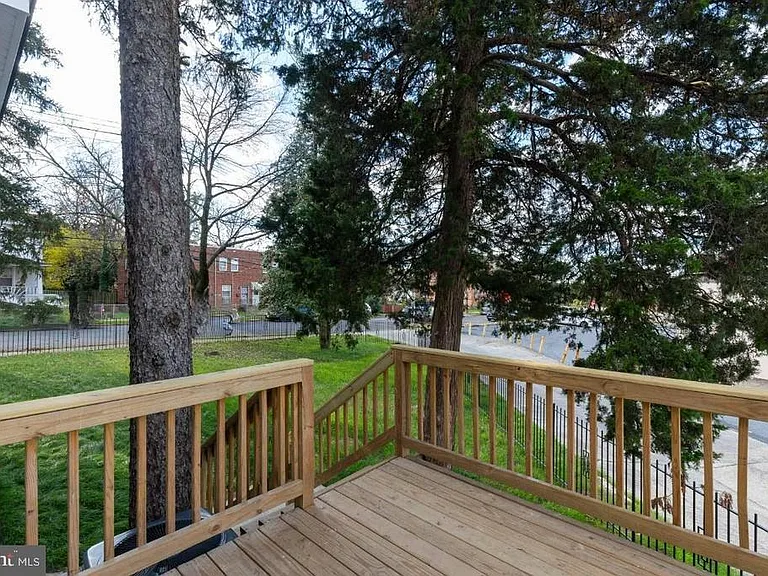 4108 Hayes St NE — Photo 11