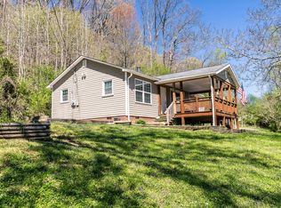 646 Hen Valley Rd, Oliver Springs, TN 37840