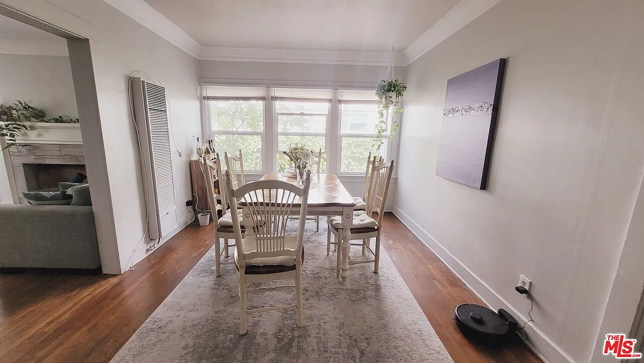 3 bed, 2.0 bath, 1500 sqft, $3,600 — Photo 3