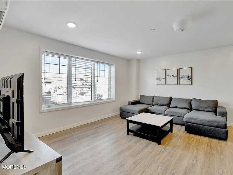 55 Brighton Ave #4 — Photo 16