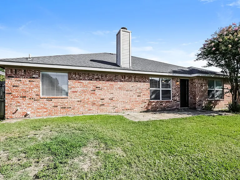617 Saint Eric Dr — Photo 16