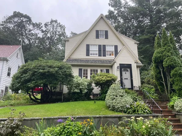 14 Humphrey St, Wakefield, MA 01880