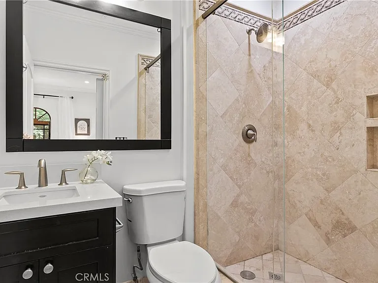 15014 Valleyheart Dr — Photo 34