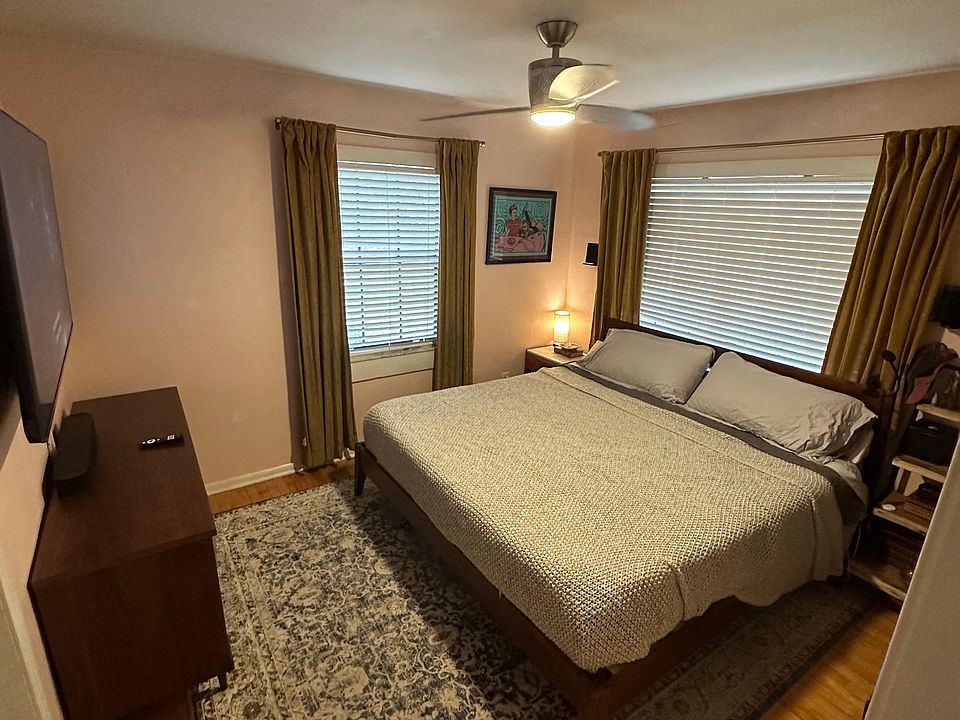 1st image of 1663 Knollwood Cir