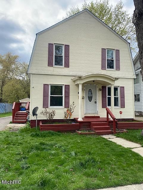 1st image of 427 Lincoln Ave NW