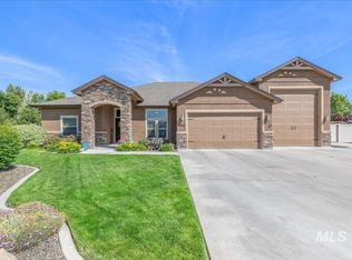 11954 W Meadowfalls Dr, Star, ID 83669