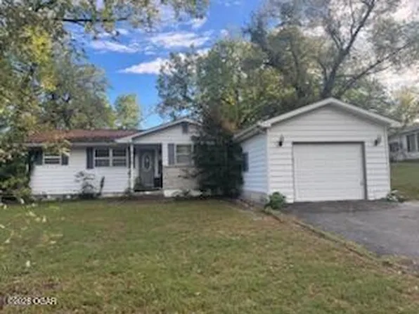 725 E 22nd St, Baxter Springs, KS 66713
