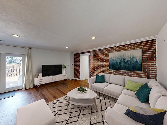 Optionally furnished common areas! Common areas can come beautifully furnished by our in-house design team for an additional fee.