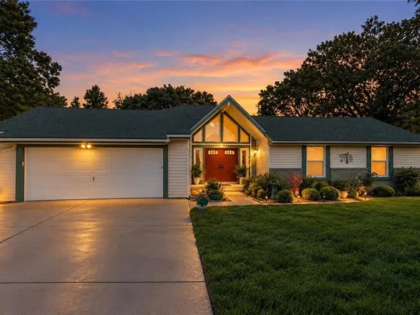 24825 Countryview Dr, Kearney, MO 64060