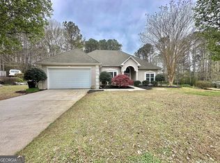 40 Woodlake Dr, Newnan, GA 30265