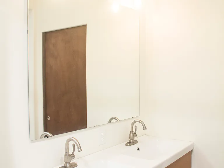 145 W Kennedy St #1 — Photo 14