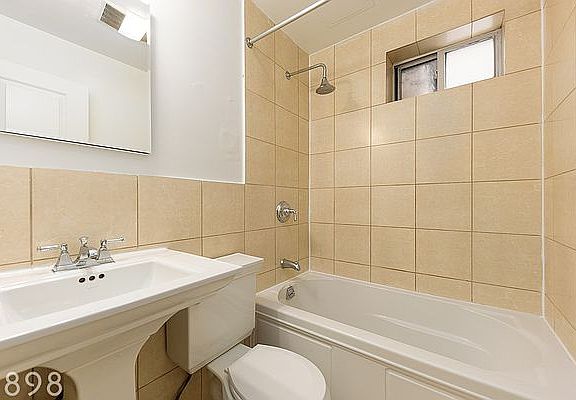 5th image of 262 Saint James Pl APT 4C