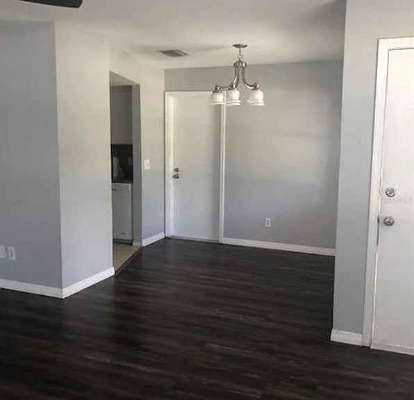 6910 S Trask St — Photo 5