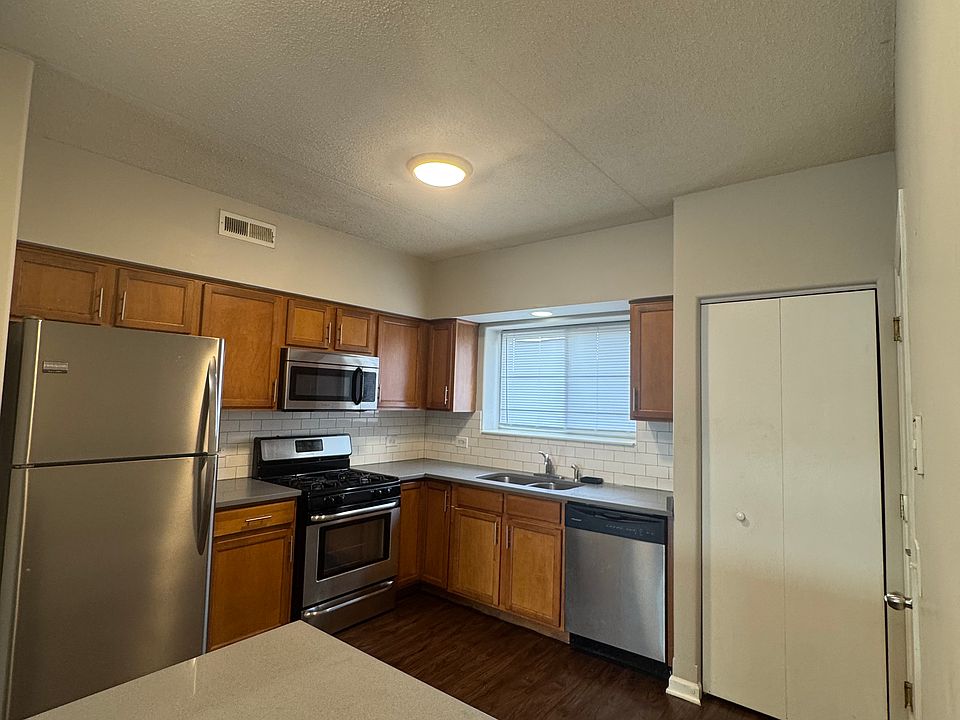 1st image of 5045 N Northwest Hwy #102
