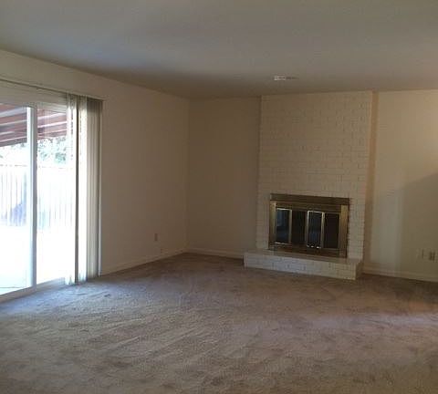 3rd image of 1059 Welch Ave