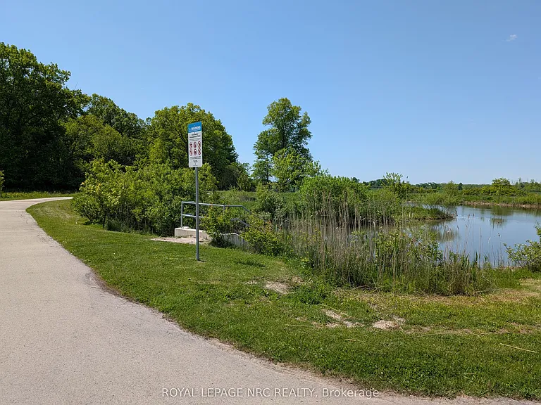 7437 Jonathan Dr — Photo 30