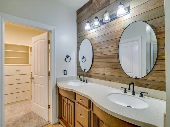 16412 Old Oak Dr, Edmond, OK 73013