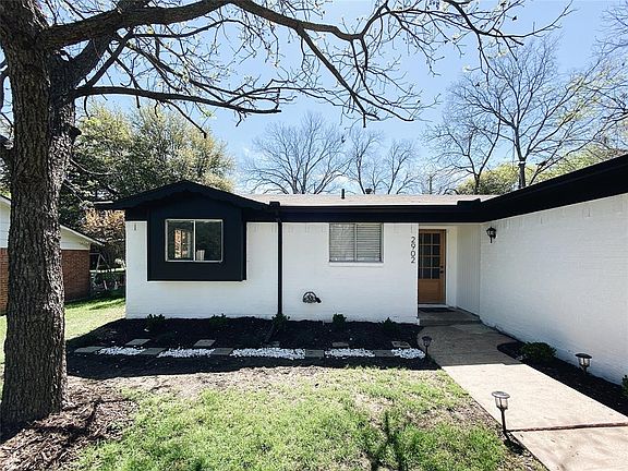 2nd image of 2902 Buena Vista Dr