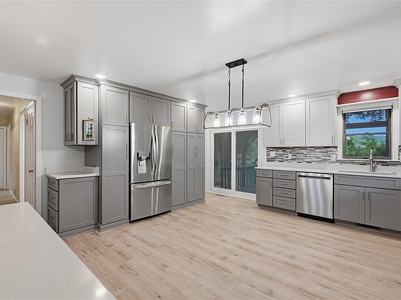 5th image of 108 Needham Dr