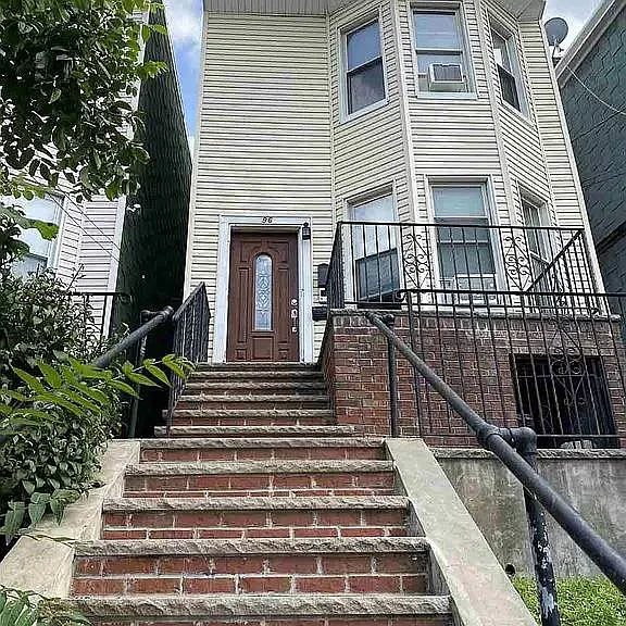 96 Garrison Ave #1 — Photo 1